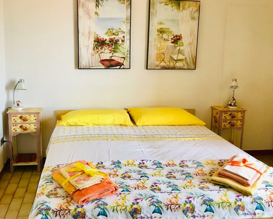 Villa Ro Porto Columbu - Perd'E Sali Bagian luar foto